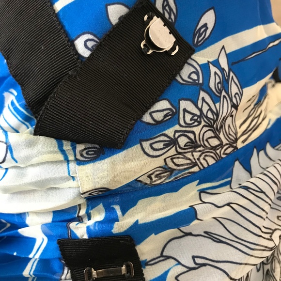 Miss Wu Blue Sleeveless Floral Dress - Picture 6 of 8